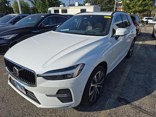 2022 Volvo XC60 B5 Momentum