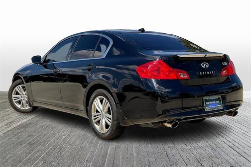 2011 INFINITI G37x 