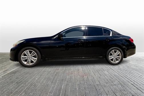 2011 INFINITI G37x 