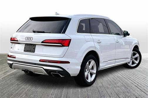 2025 Audi Q7 55 Premium Plus