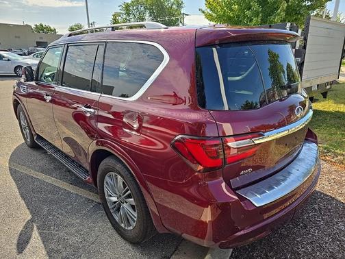 2022 INFINITI QX80 Luxe