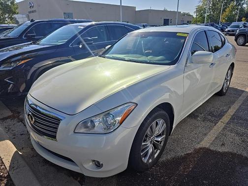 2012 INFINITI M37x 