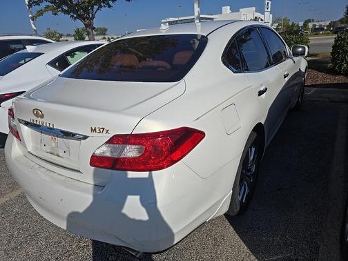 2012 INFINITI M37x 