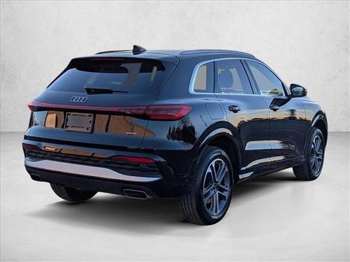 2025 Audi Q5 Premium TFSI quattro S tronic