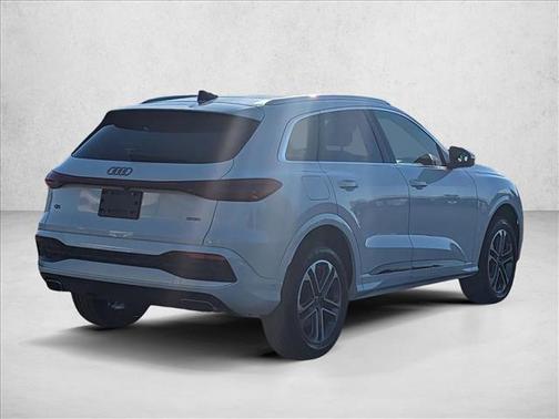 2025 Audi Q5 Premium