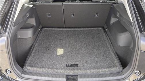 Deep Black Pearl 2026 Volkswagen Tiguan 2.0T SE 4MOTION