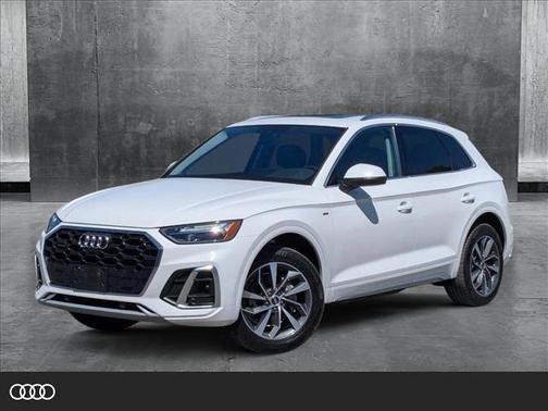 2022 Audi Q5 45 S line Premium Plus