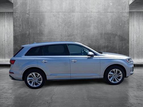 2022 Audi Q7 55 Premium Plus