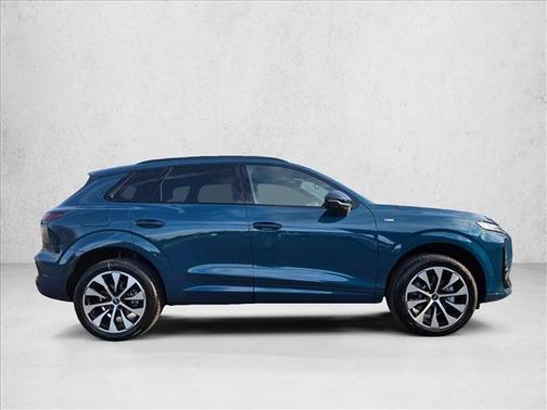 Malpelo Blue Metallic 2026 Audi Q3 TFSI quattro S tronic