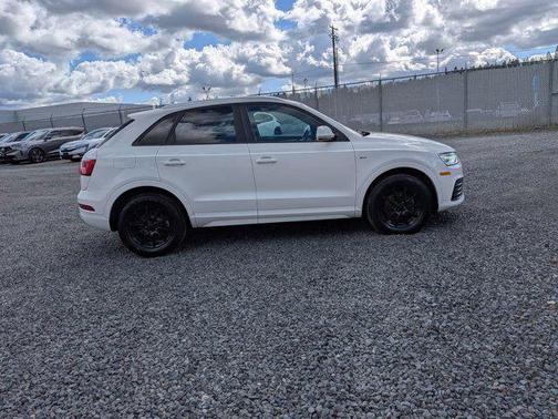 Glacier White Metallic 2018 Audi Q3 2.0T Premium