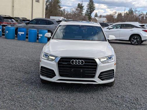 Glacier White Metallic 2018 Audi Q3 2.0T Premium