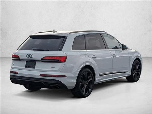 Glacier White Metallic 2026 Audi Q7 55 Premium Plus