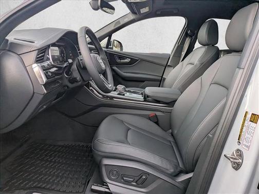 Glacier White Metallic 2026 Audi Q7 55 Premium Plus