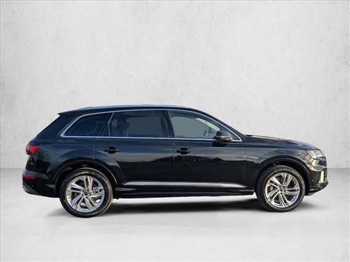 2024 Audi Q7 55 Premium Plus