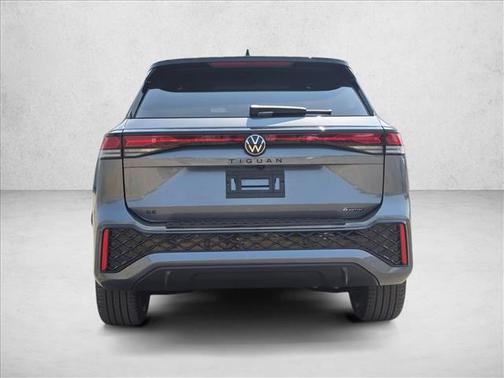Platinum Gray Metallic 2026 Volkswagen Tiguan 2.0T SE R-Line Black 4MOTION