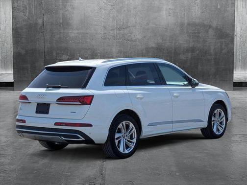 2023 Audi Q7 55 Premium Plus