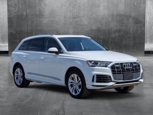 2023 Audi Q7 55 Premium Plus