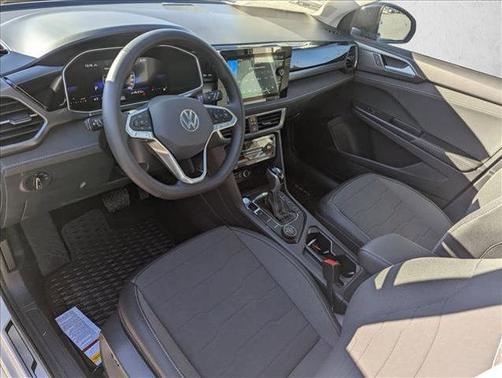 Pure White w/Deep Black Roof 2025 Volkswagen Taos 1.5T SE Black