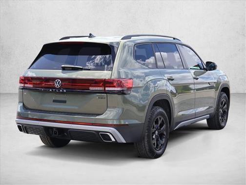 avocado green pearl 2026 Volkswagen Atlas Peak Edition