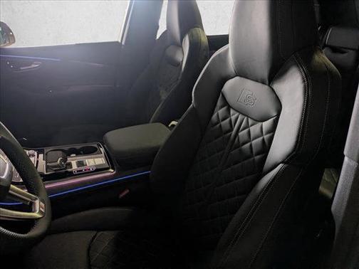 Daytona Gray Pearl Effect 2026 Audi SQ7 4.0T Premium Plus
