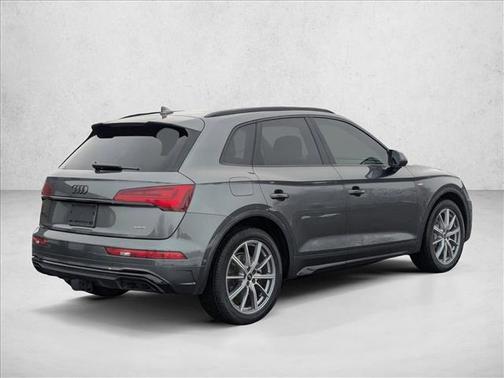 2022 Audi Q5 55 S line Prestige