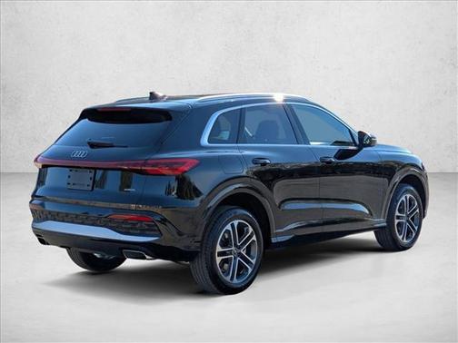 2025 Audi Q5 Premium