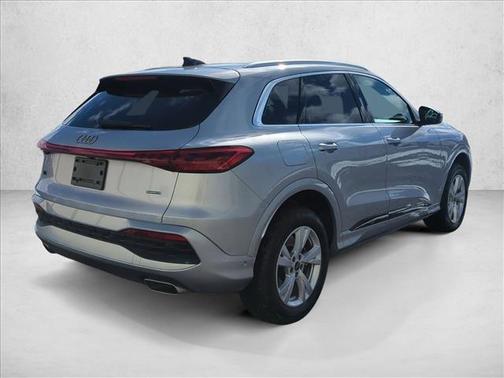 2025 Audi Q5 Premium TFSI quattro S tronic