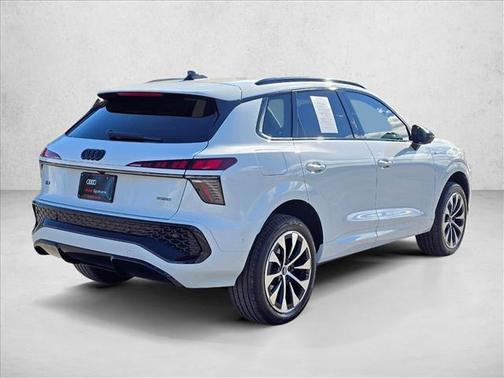 Glacier White Metallic 2026 Audi Q3 TFSI quattro S tronic
