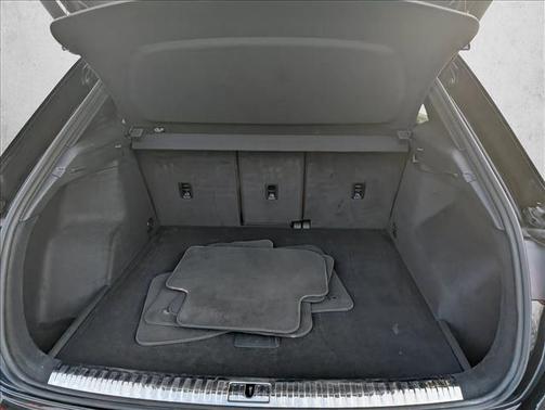 2024 Audi Q3 Premium 45 TFSI S line quattro Tiptronic