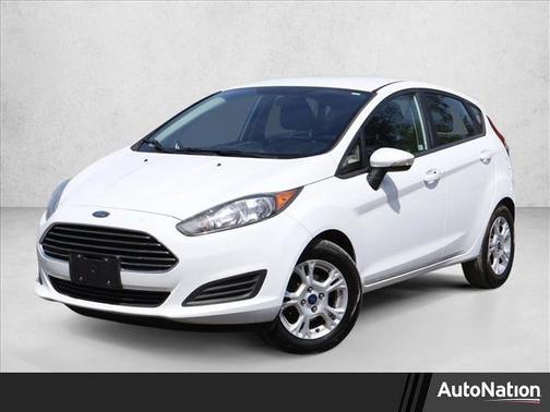 Oxford White 2015 Ford Fiesta SE