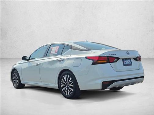 Pearl White Tricoat 2023 Nissan Altima 2.5 SV