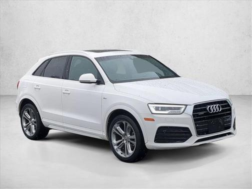 Cortina White 2018 Audi Q3 2.0T Premium Plus