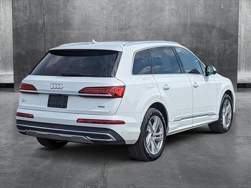 2023 Audi Q7 55 Premium Plus