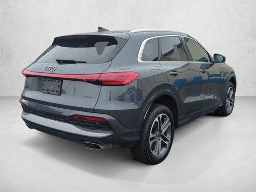 Tambora Gray Metallic 2025 Audi Q5 Premium TFSI quattro S tronic