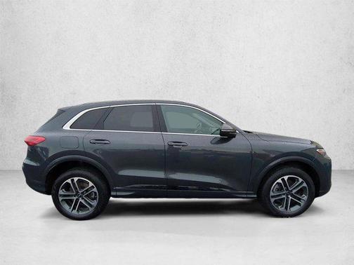 Tambora Gray Metallic 2025 Audi Q5 Premium TFSI quattro S tronic