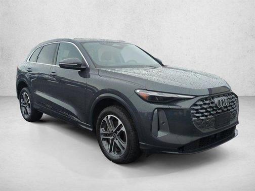 Tambora Gray Metallic 2025 Audi Q5 Premium TFSI quattro S tronic