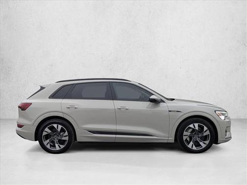 2021 Audi e-tron Premium