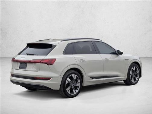2021 Audi e-tron Premium
