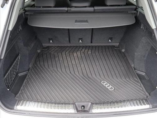 Glacier White Metallic 2025 Audi Q5 Premium Plus TFSI quattro S tronic
