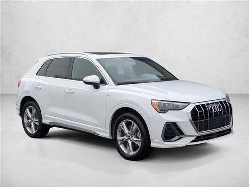 2022 Audi Q3 45 S line Premium