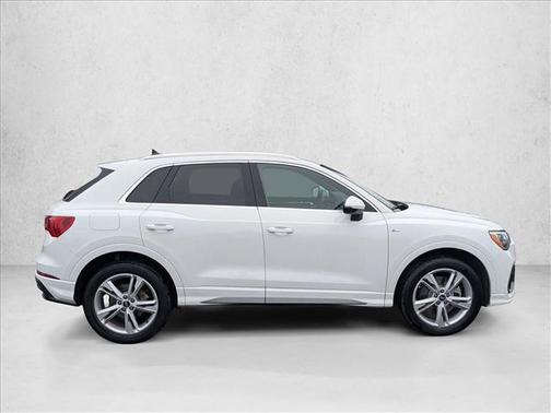 2022 Audi Q3 45 S line Premium