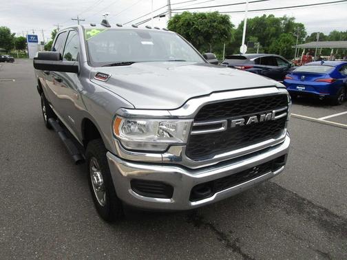 Billet Silver Metallic Clearcoat 2022 RAM 2500 Tradesman Crew Cab 4x4 6'4' Box