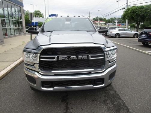 Billet Silver Metallic Clearcoat 2022 RAM 2500 Tradesman Crew Cab 4x4 6'4' Box
