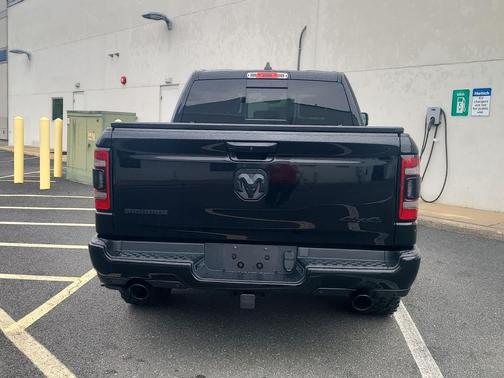 Diamond Black Crystal Pearlcoat 2019 RAM 1500 Big Horn