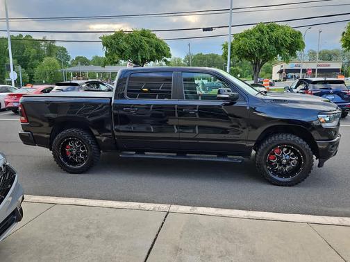 Diamond Black Crystal Pearlcoat 2019 RAM 1500 Big Horn