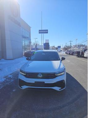 2023 Volkswagen Tiguan 2.0T SE R-Line Black 4MOTION