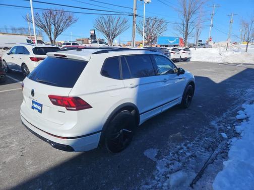 2023 Volkswagen Tiguan 2.0T SE R-Line Black 4MOTION