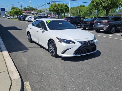 Eminent White Pearl 2025 Lexus ES 350 Base