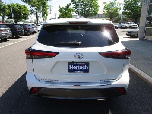 Blizzard Pearl 2021 Toyota Highlander Limited