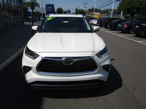 Blizzard Pearl 2021 Toyota Highlander Limited